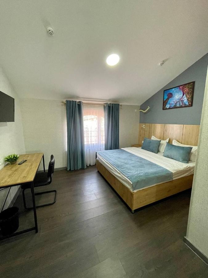 Bobur Hotel Ташкент Екстериор снимка