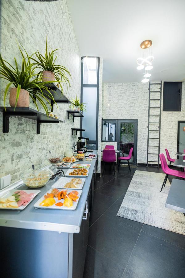Bobur Hotel Ташкент Екстериор снимка