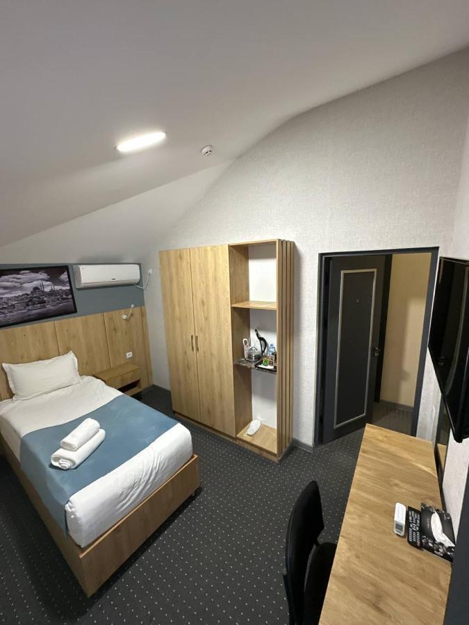 Bobur Hotel Ташкент Екстериор снимка